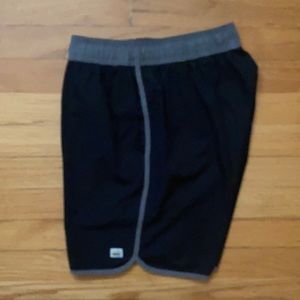 7.5” Vuori Banks Shorts (XS) - Black Linen